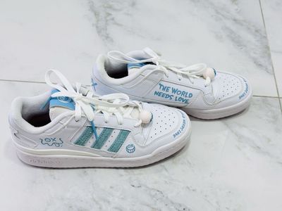 Продам кроссовки Adidas Andre Saraiva