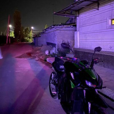 Kawasaki z1000 replica