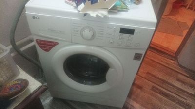 Продается машинка LG срочно