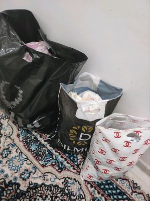отдам даром болалар ва катталар кийимлари тозза