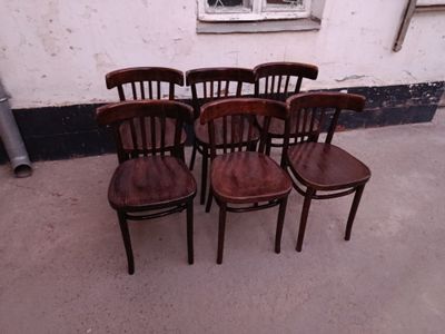Продам антикварные венские стулья 6 шт. Цена за единицу 150 000 сум.