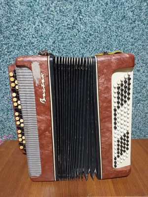 Продаю Баян Восток.