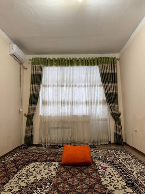 Barcha qulayliklarga ega dom sotiladi