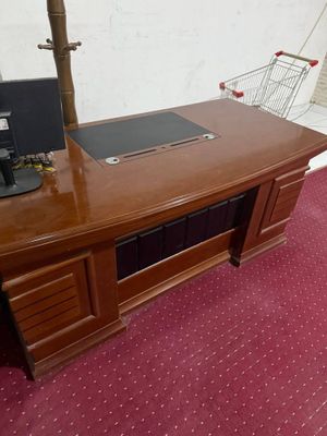 Ofis uchun stol xolati yangi oladigonlar yozsin
