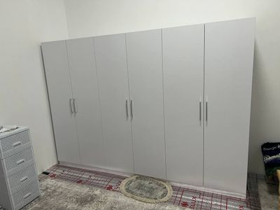 Продаётся шкаф почти как новый без царапин