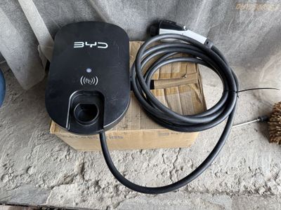* BYD зарядное устройство оригинал 7 KW в хорошем состоянии