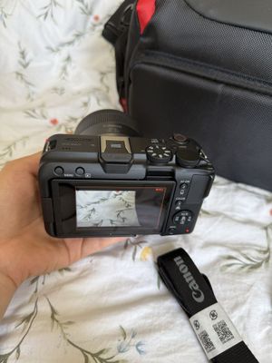 Canon EOS R 50 V в идеальном состоянии