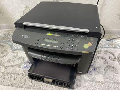 Продам 3в1 Canon isensys MF4018