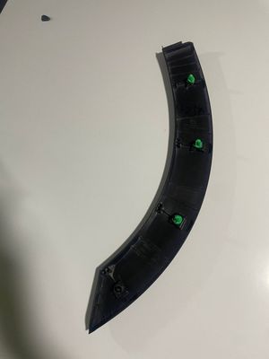 Byd orqa eshik o'ng tomon plastmassa zapchast