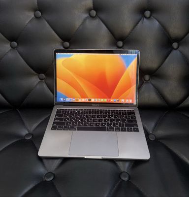 Apple MacBook Pro 2017 года в хорошем состоянии