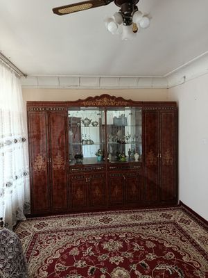 Shkaf kiyim ilgichli