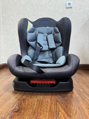 Продам автокресло. Очень качественный.