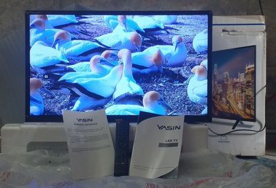 LED Телевизор Yasin 32 Full HD. Комплект: пульт, паспорт, коробка.