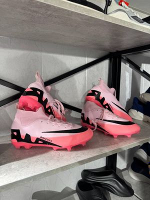 Бутсы Nike.