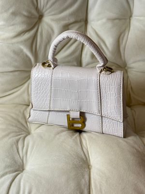 Сумка от бренда Balenciaga трендовая белая