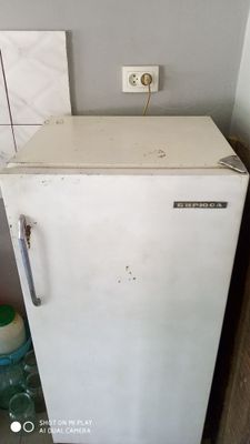 Холодильник сотилади