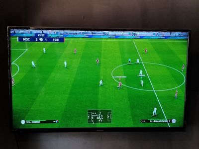 Play station 4 sotiladi