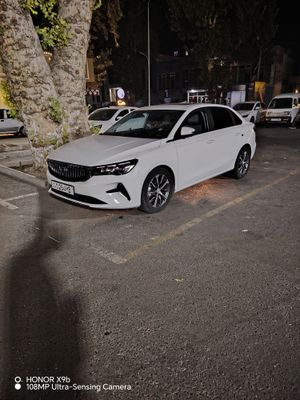Geely Emgrand Sotiladi