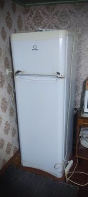 Холодильник Indesit