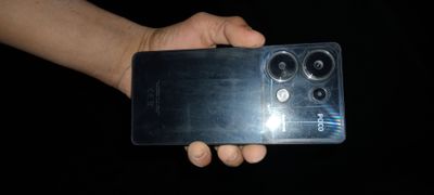 Poco M6 pro 8/256  narxi 3 000 000 millyon