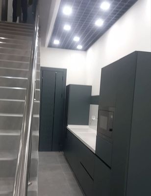 Metro Novza 300m2 nejiloy har qanday besnes uchun arendaga beriladi