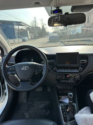 Hyundai accent 2021 в отличном состоянии