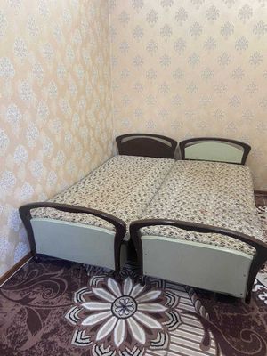 Продается кровати сундуки две штуки