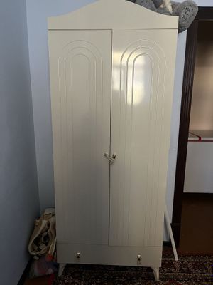 Bolalar shkafi yangi