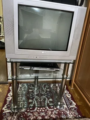 старый Телевизор LG с комплектом