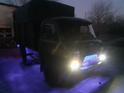 UAZ3303 Srochna Sotiladi