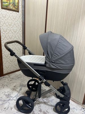 Продаётся коляска Kidilo