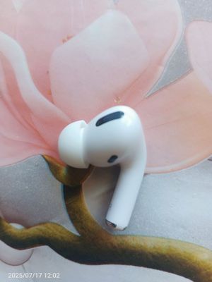 Правый наушник от air pods
