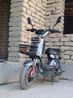 bonvi sukuter 6903-01