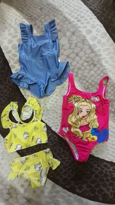 Продам детские купальники для плавания.