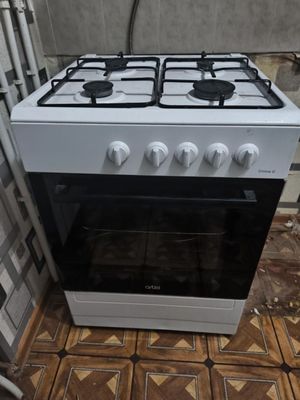 Gaz plita Artel holati yaxshi aybi yuq ishlaydi Arzonga bervoraman