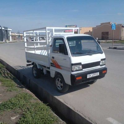 Labo sotiladi. Damasdan yasalgan.