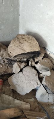 Гудрон, твёрдый (жвачка, саккиз, сакич)