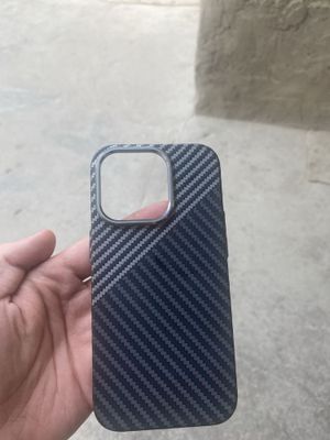 Карбоновый чехол на iPhone 14 Pro