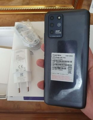 Srochna Prodam Sotiladi ZTE Blade V30 4/128Gb Black 4G Orginal ideal