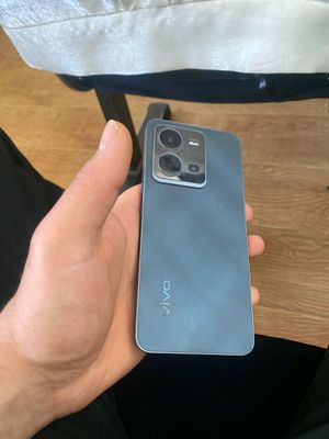 Vivo v 25 256 GB 8+8