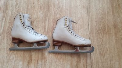 Продаются коньки для фигурного катания