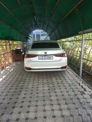 Lexus ES300 hybrid