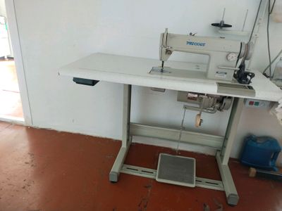продам швейную машину