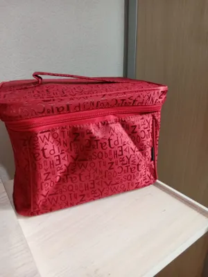 Косметичка. квадратный кейс