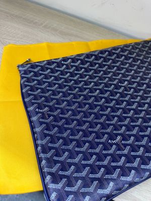 Goyard soʻmka yangi orginal rangi ummuman oʻchmedi ozim ishlataman