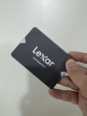 Ssd Lexar sata 512gb yengi 6kun ishlagan windows 10pro bor