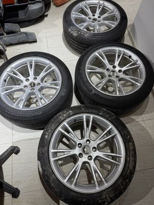 Продаю комлект дисков и шин от Tesla Model Y, 255/45 R19
