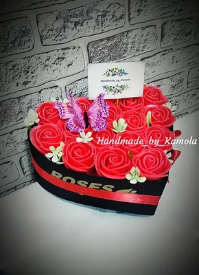 Gul sotiladi. Qolda yasalgan