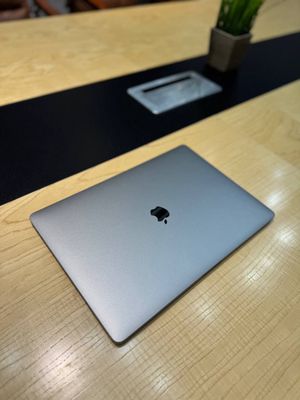 MacBook Pro 16" (A2141)