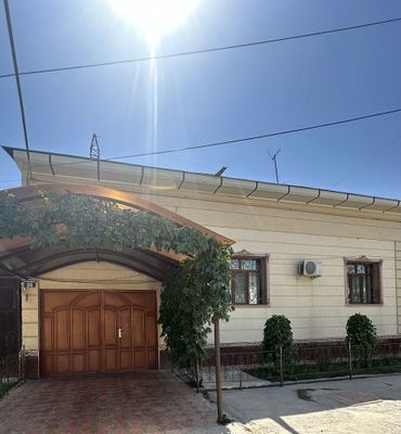 Eshonguzar Qaxramonda 6,8 sotixli hovli sotiladi